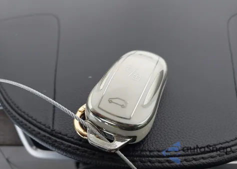 2013 Tesla Model S z USA, uszkodzony, nr VIN 5YJSA1CN2DFP07000